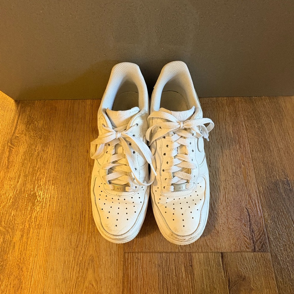 Nike Air Force 1 '07 sneakers
Women